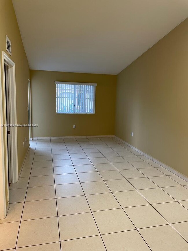 Photo - 2920 SE 13th Rd Unit 202-45