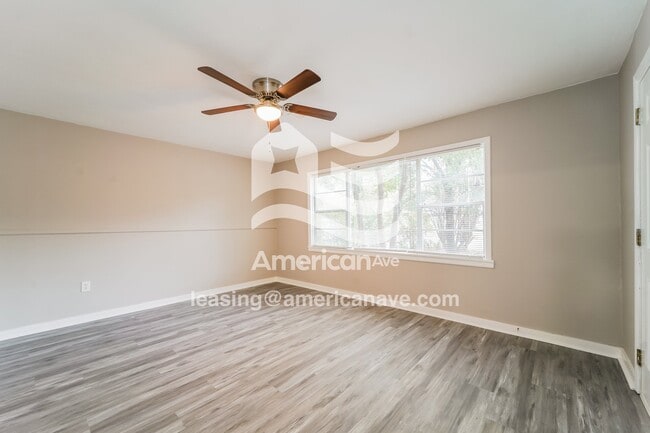 Photo - 573 N Park Ln