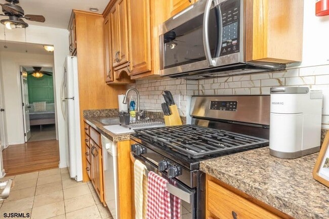 Photo - 612 Wisteria Rd