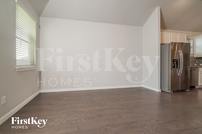 Photo - 705 Bluebird Way