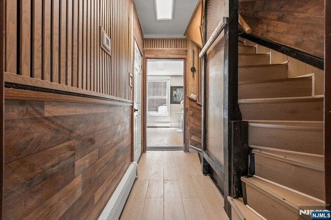 Photo - 321 1/2 Pavonia Avenue