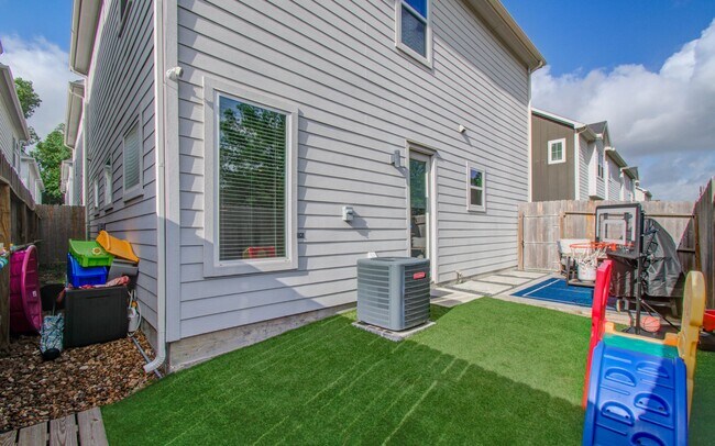 Photo - 1221 W Tidwell Rd