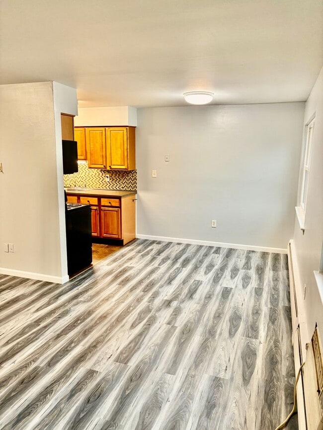 56 Manchester Ct