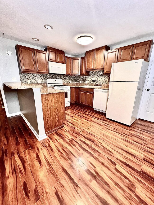 Photo - 822 California St