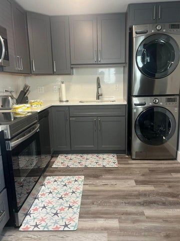 Photo - 161 NE 15th Ter