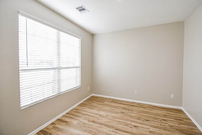 Photo - 3716 Vail Spgs Dr