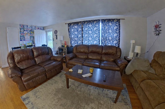 Building Photo - Great Location! 2 Blocks to Campus + Pet-Friendly + Off-Street Parking + Washer & Dryer Included!...