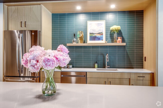 Community Room - Hencen