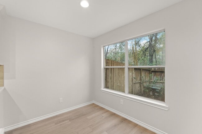 Photo - 7 Marble Rock Pl