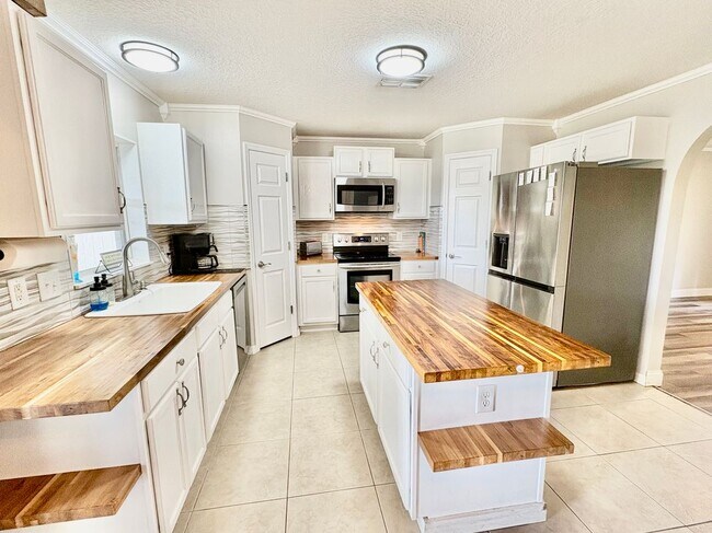 Photo - 2015 Canopy Dr
