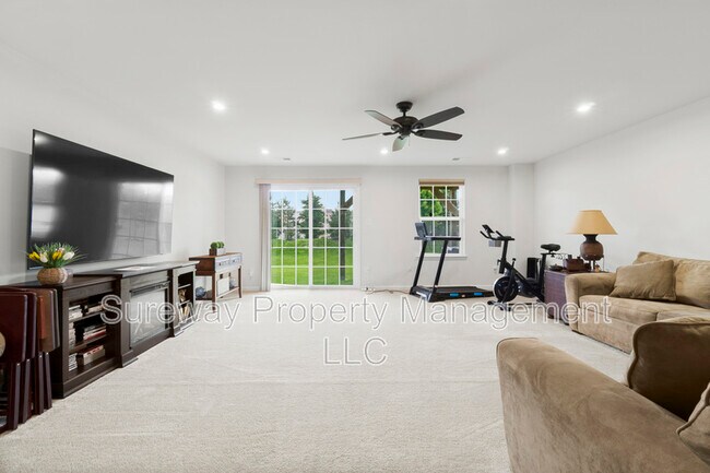 112 Freedom Wy