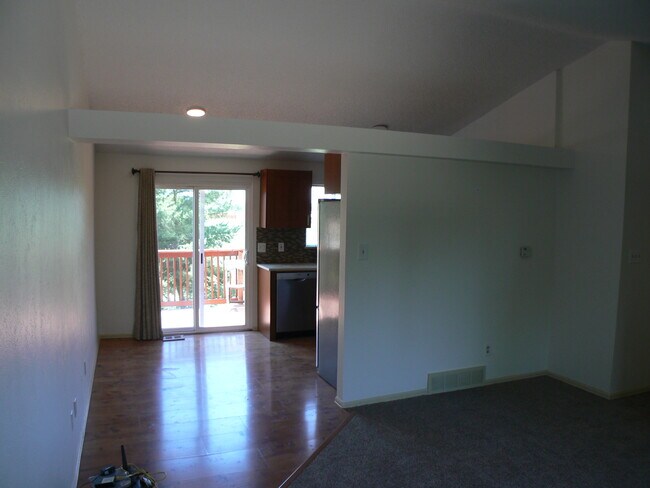 Photo - 2009 Spencer St