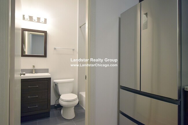 3804 W Montrose Ave Unit 201
