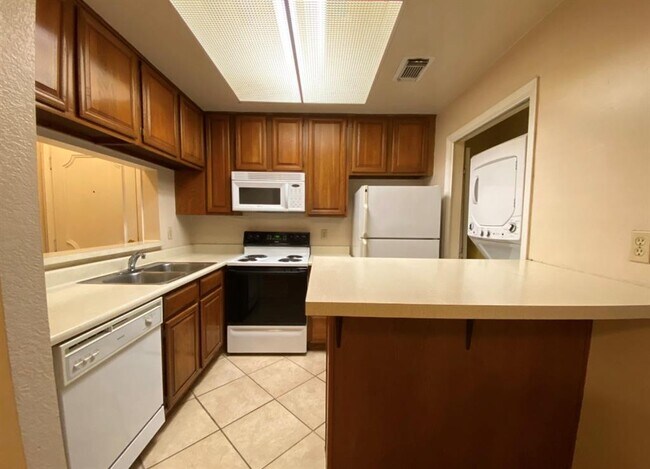 Photo - 806 W 24th St Unit 119