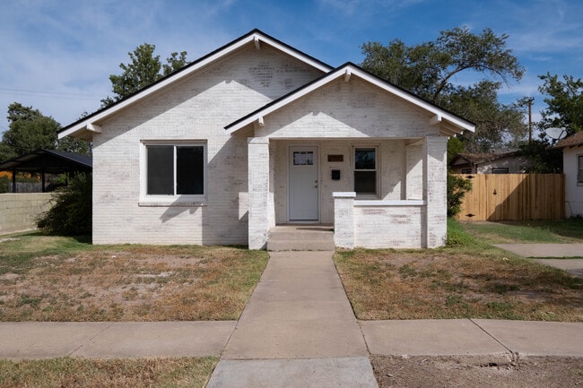 Photo - 2007 7th Ave