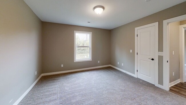 Photo - 2 year old 2 bed, 2 bath duplex in Andrew ...