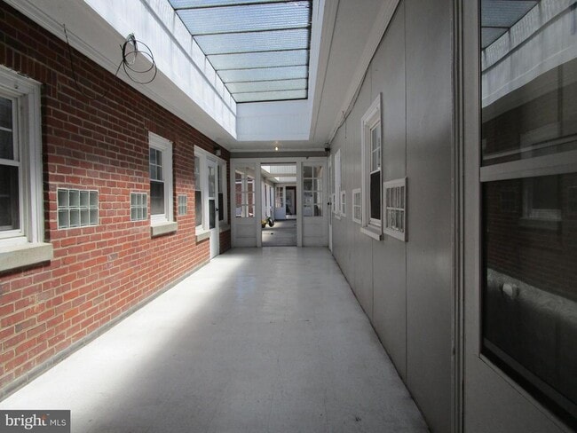 Building Photo - 385 E King St Rental