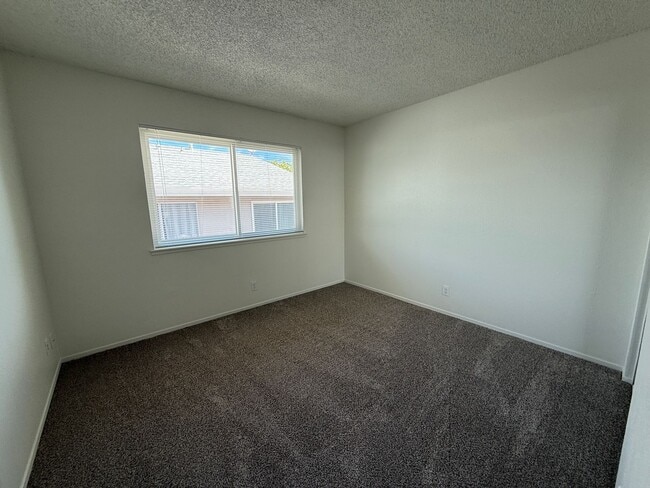Photo - Beautifully Updated 2 Bed, 1 Bath Townhome-Style Condo in Auburn Greens! Unit 2