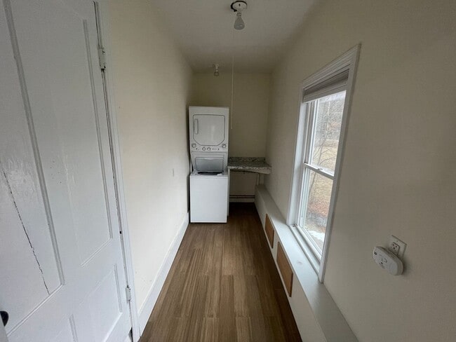 3 Meetinghouse Hill Rd