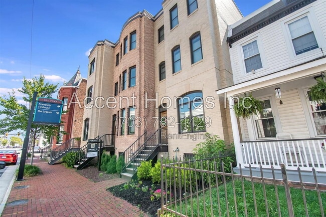 Photo - 210 S Patrick St