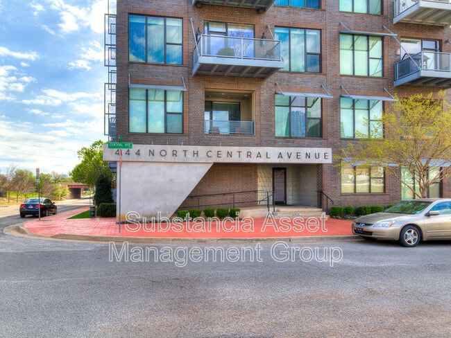 Photo - 444 N Central Ave
