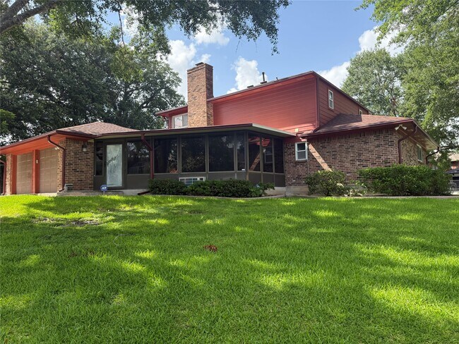 Photo - 3232 Parkwood Dr