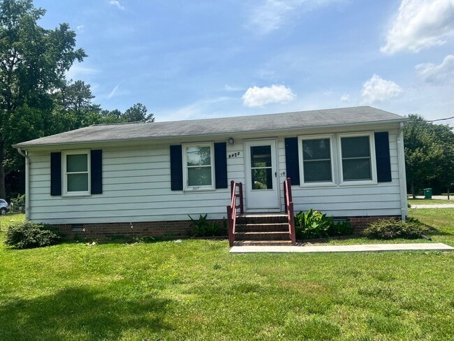 Building Photo - Renovated Rancher