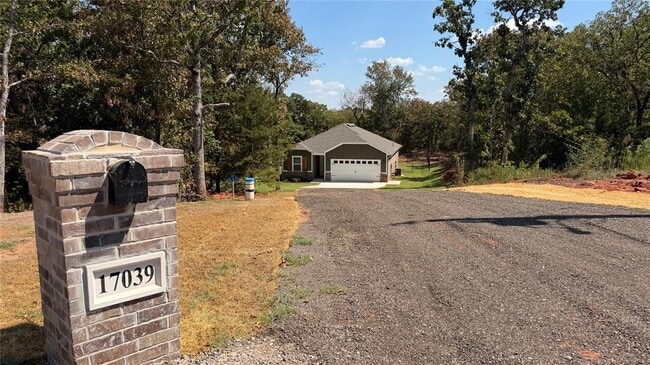 Building Photo - 17039 Oak Rdg Cir