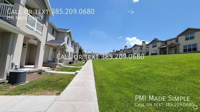 Building Photo - Modern Townhome | LVP | Office/Entertainment