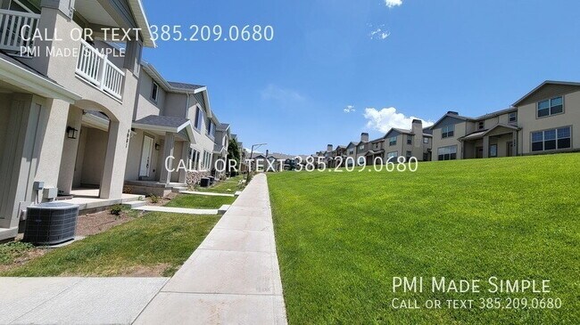 Modern Townhome | LVP | Office/Entertainment - Modern Townhome | LVP | Office/Entertainment