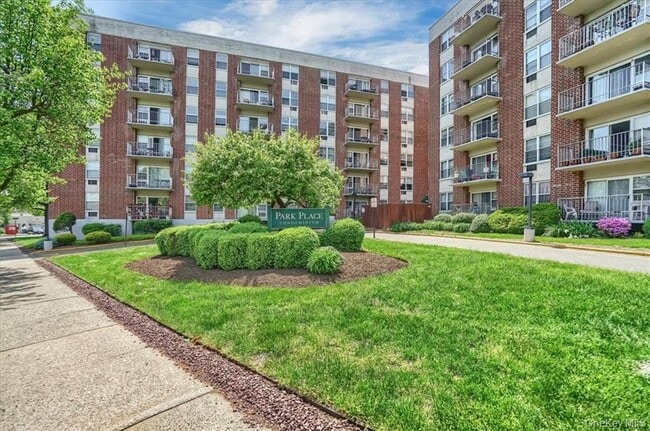 Building Photo - 35 Park Ave Unit 4S