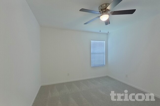 Photo - 827 Ginkgo Wy