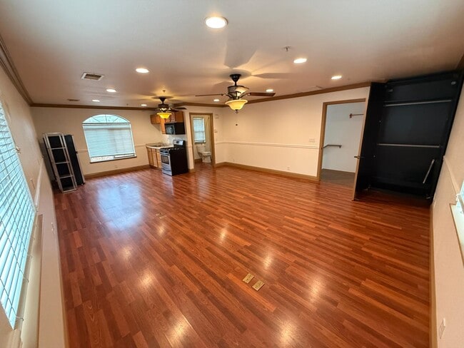 Photo - 835 H St Unit 1