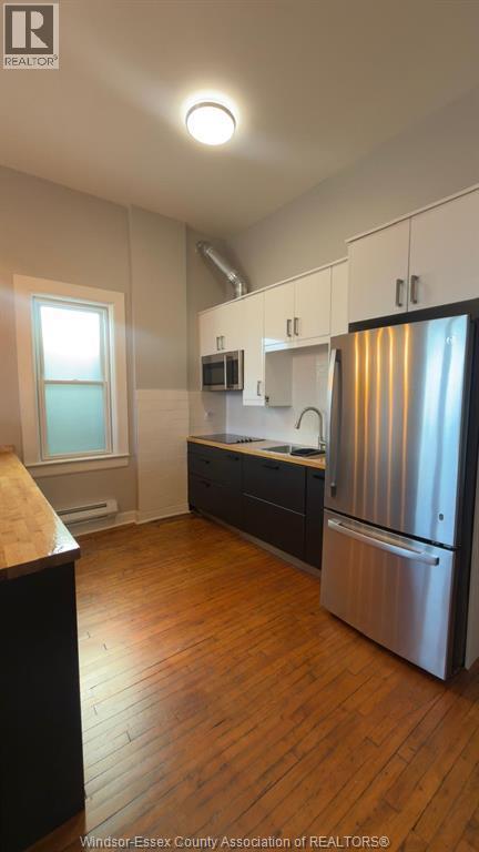 Photo - 1154 Wyandotte St E