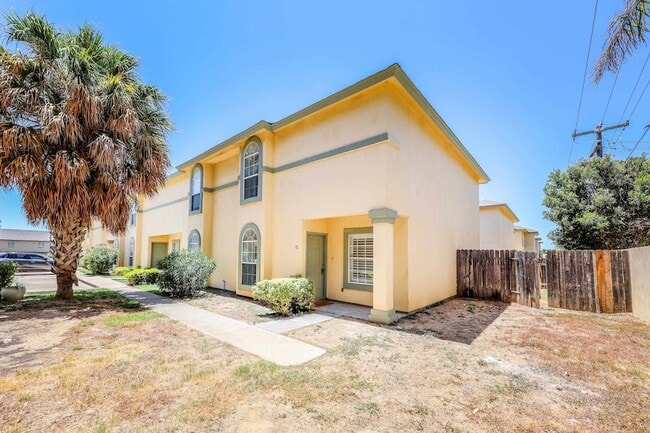 Building Photo - 1000 Ranchway Dr Unit 15