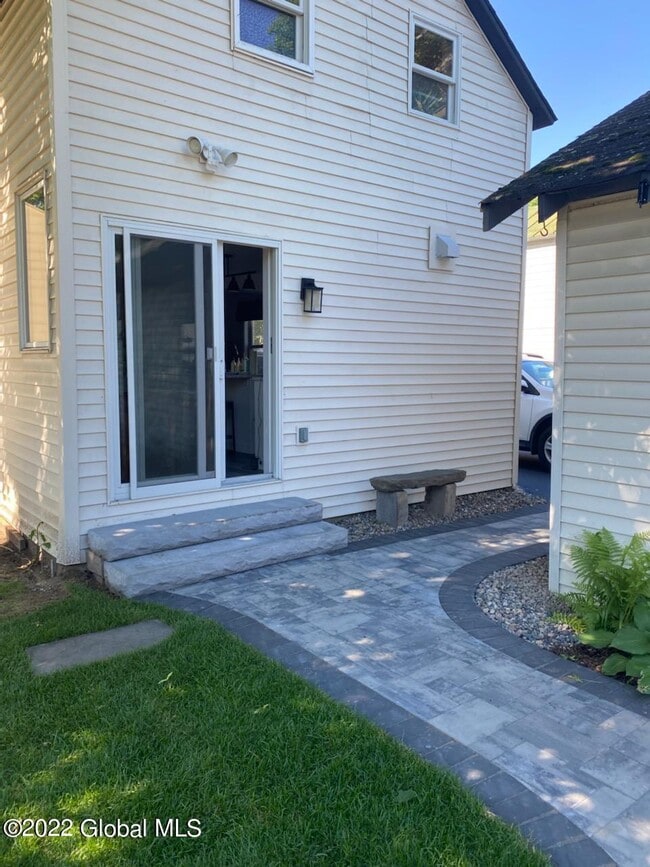 Photo - 201 Lake Ave