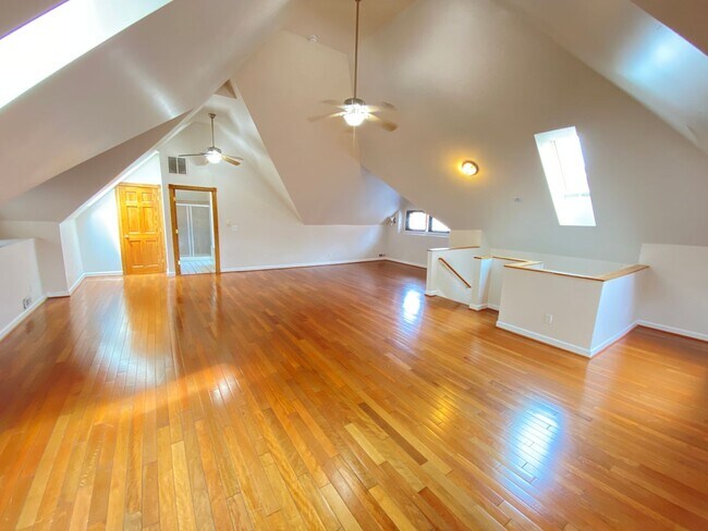 316-318 W 7th Ave