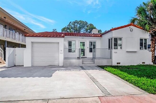 Photo - 7825 Byron Ave