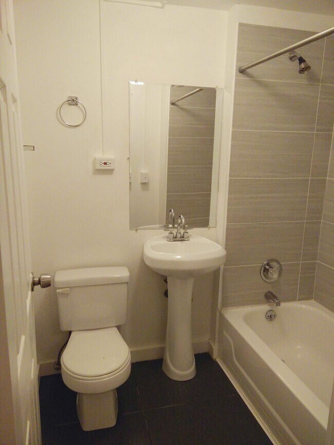 Photo - Stratford on 4th