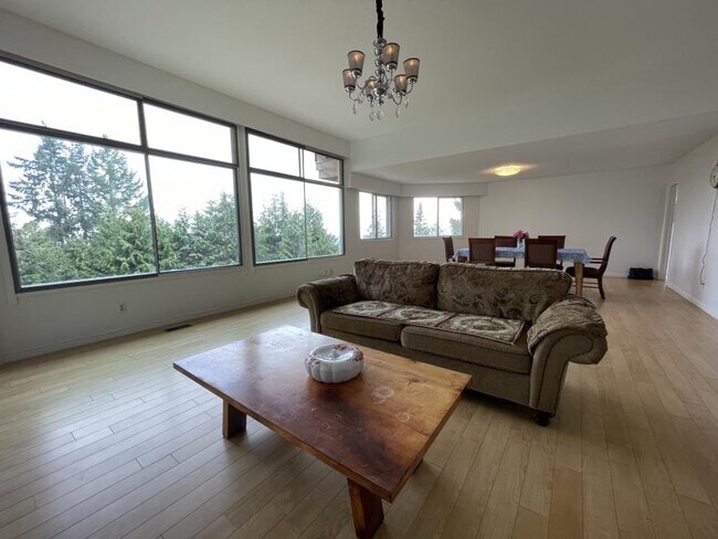 Photo - 5 bedroom in West Vancouver BC V7S 2E5