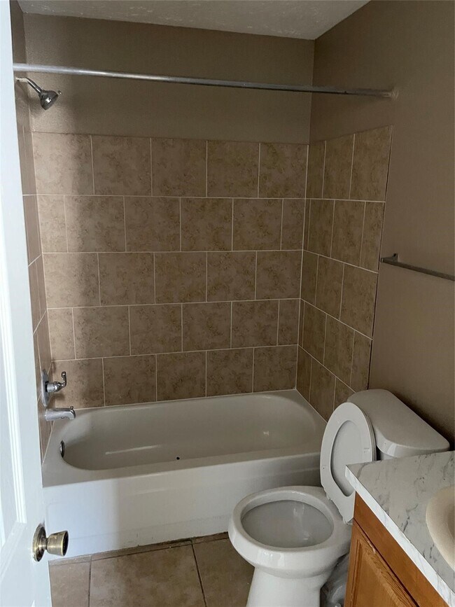 Photo - 4923 Hickorygate Dr