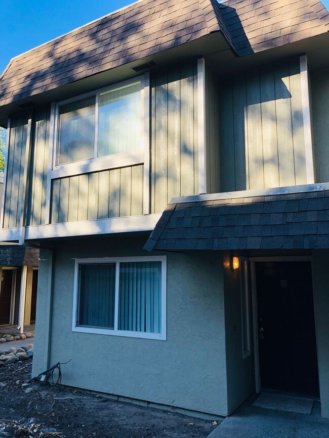 Great looking condo in a nice and clean co... - Great looking condo in a nice and clean co...