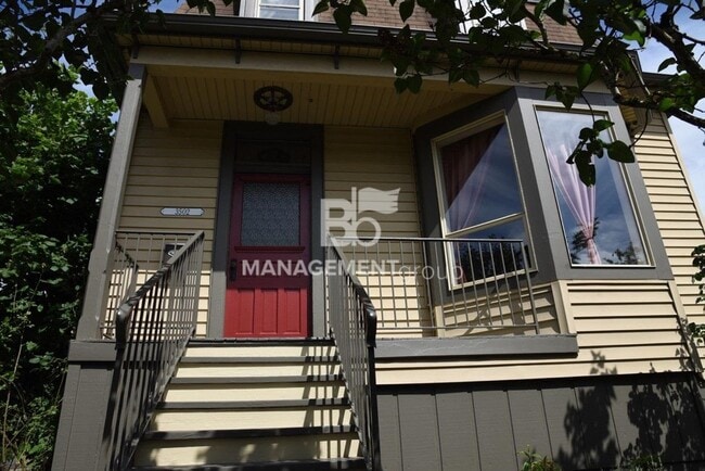 3502 SE 13th Ave