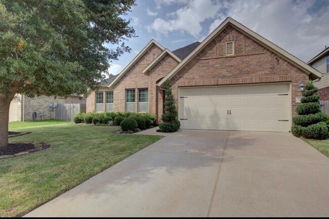 Photo - 2513 Golfcrest Dr