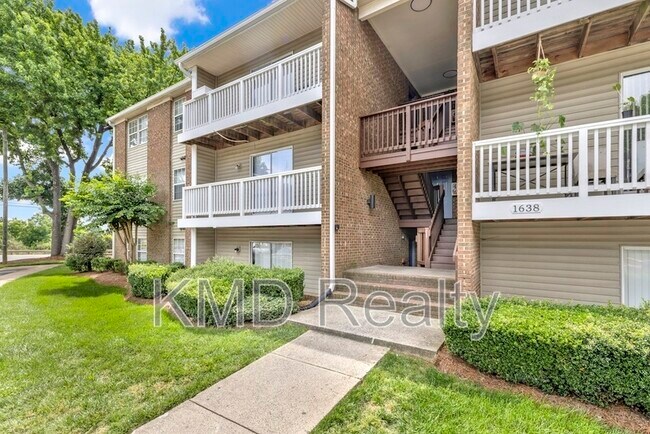 Building Photo - 1638 Arlyn Cir Unit #A