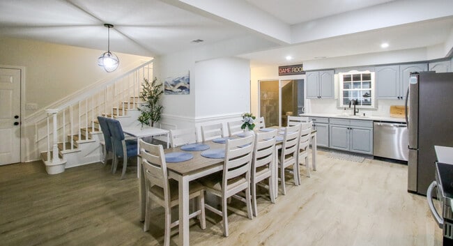 Photo - 210 Newton Ave