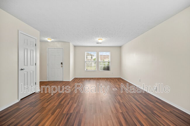 3236 Woodpoint Dr