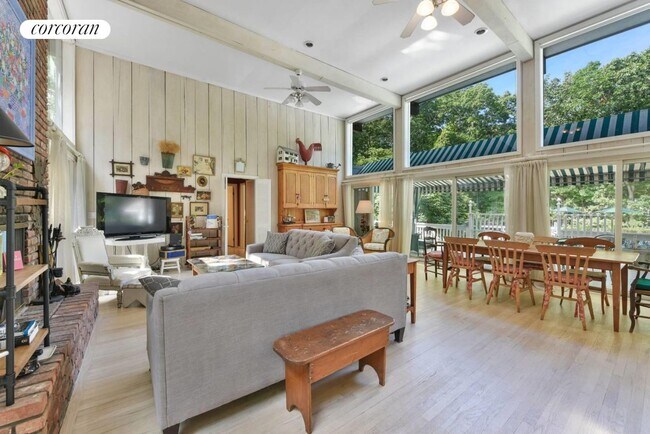 Photo - 73 Copeces Ln