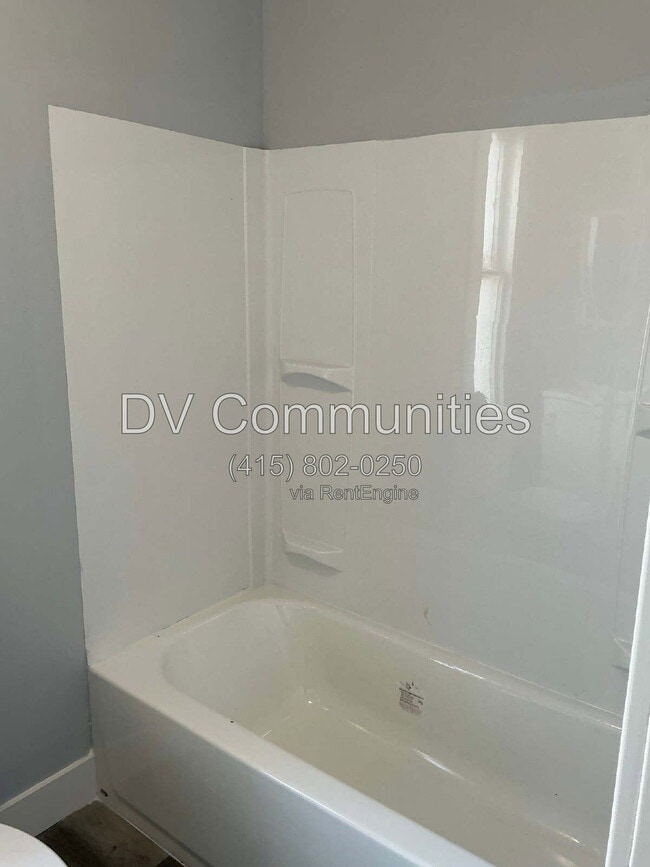Building Photo - 2084 W 81st St Unit 1