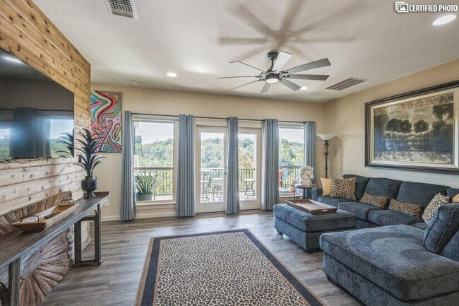 Photo - 505 Heron Dr